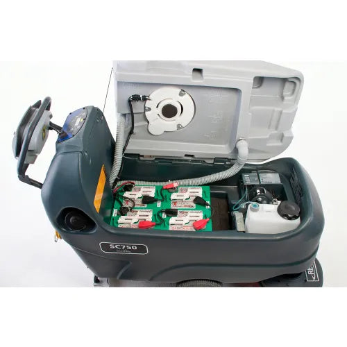 Nilfisk Advance SC750™ 26D W242 SC PH Walk Behind Scrubber, 28" Model #: WBB3133293