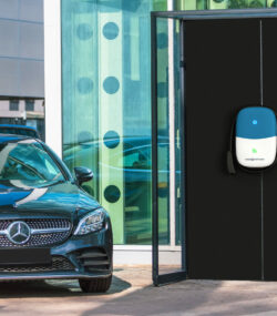 Electric Cyber Ev Charger Cse1, Level 2 Commercial Electric Vehicle Charger