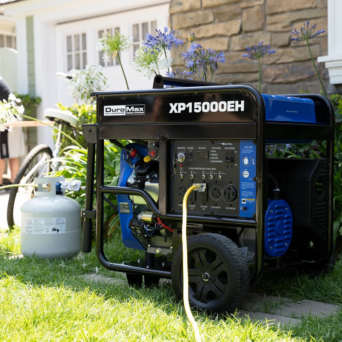 DuroMax XP15000EH 15,000-Watt/12,000-Watt 713cc V-Twin Electric Start Dual Fuel Portable Generator
